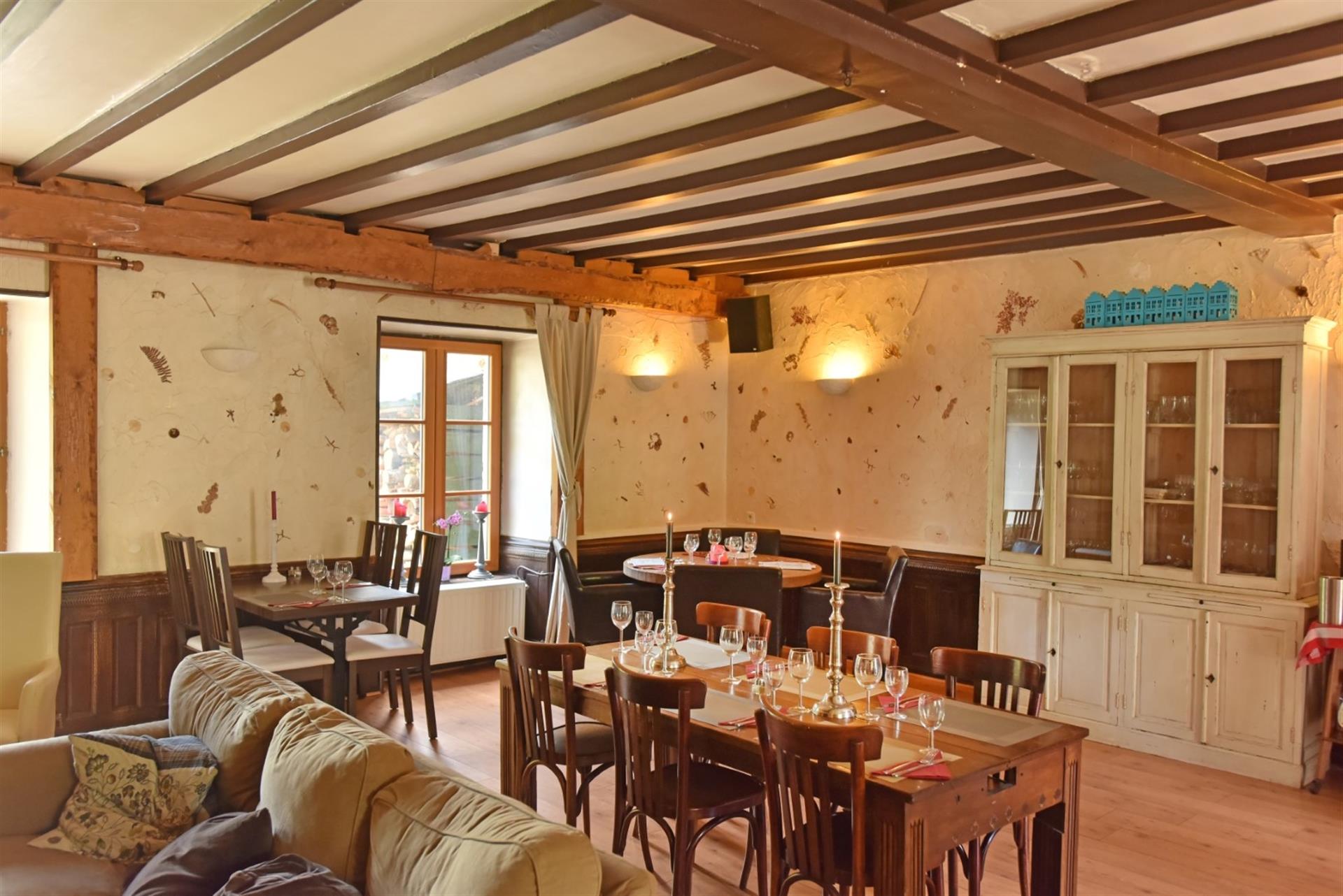 Encantador hotel-restaurante-bar en el corazón de Francia