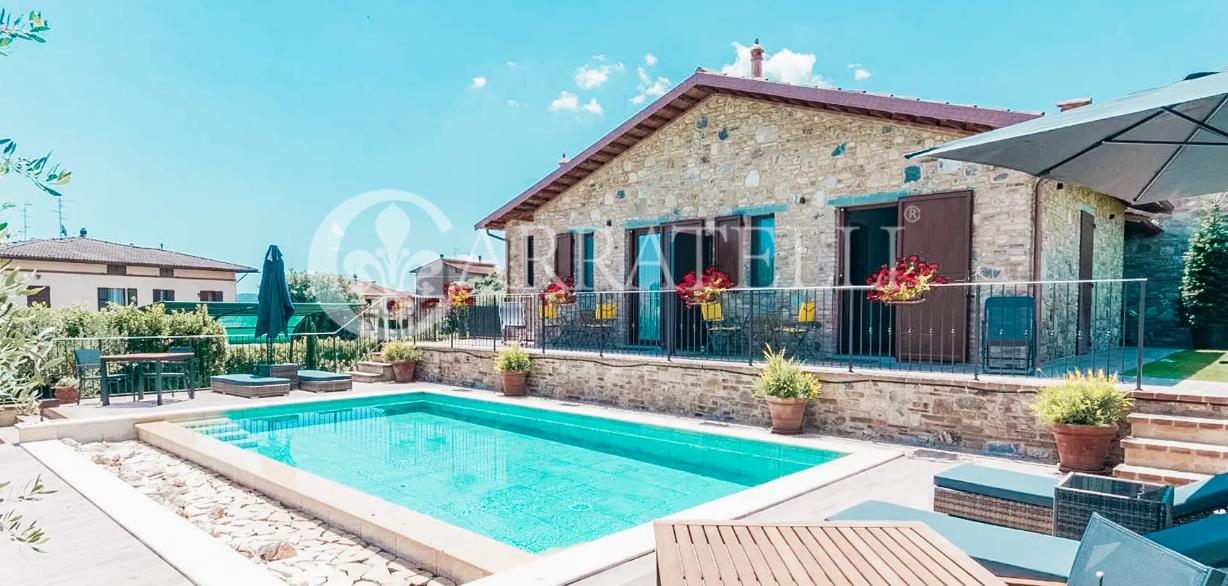 Purchase: House (06061)