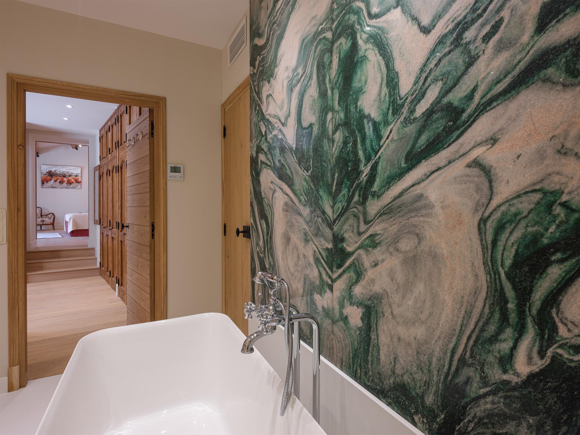 Residence of character and history in the heart of Saint Remy de Provence