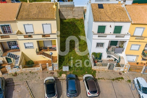 Construction land in Faro with 168,00 m²