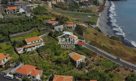 Land met 1270m2 en huis met uitzicht op het strand Praia Formosa te koop