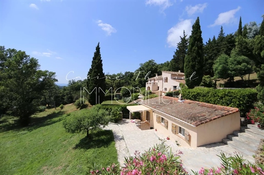 Country house and outbuildings with swimming pool in La Garde Freinet