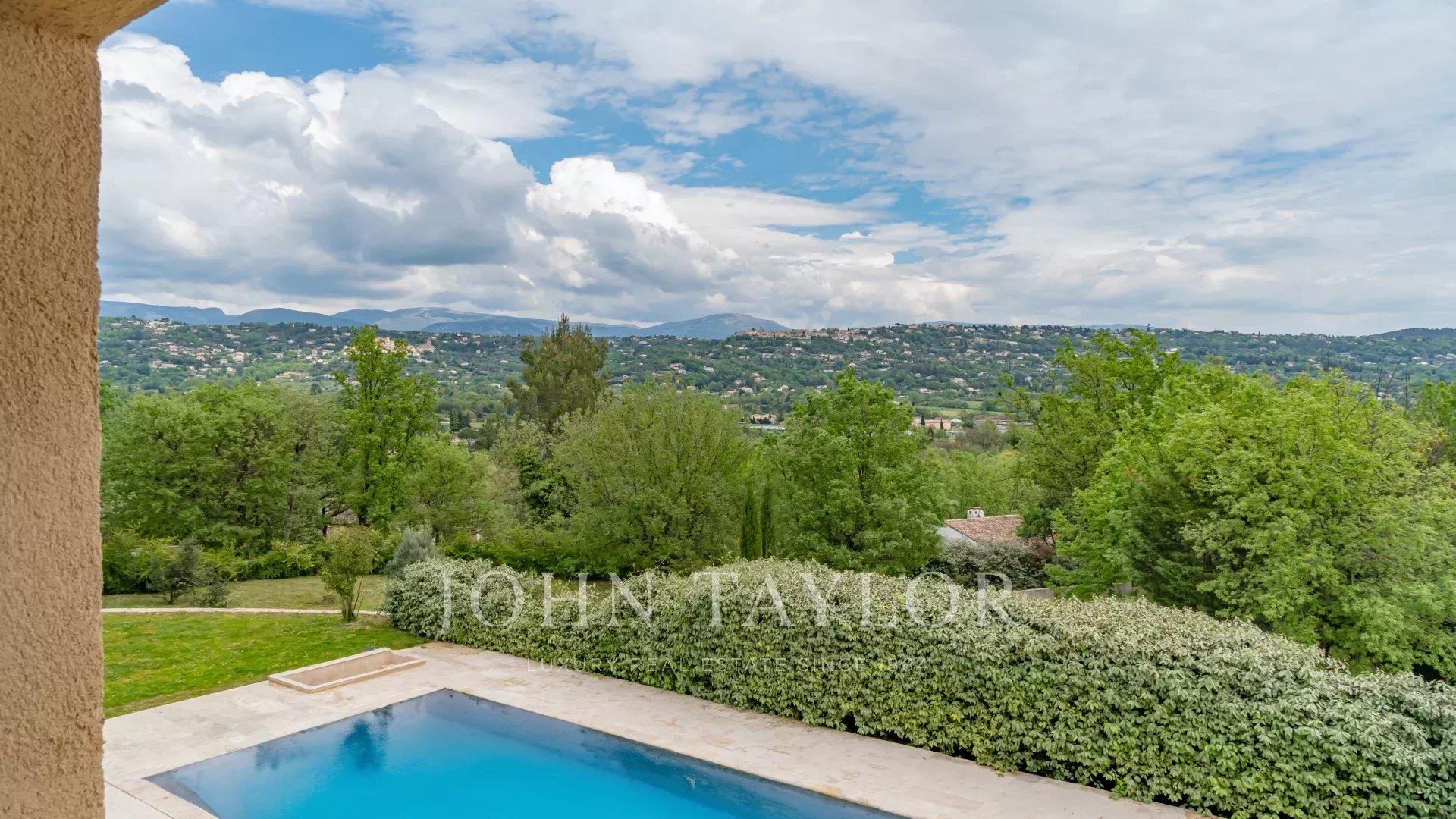 Callian - villa with panoramic view of the hills
