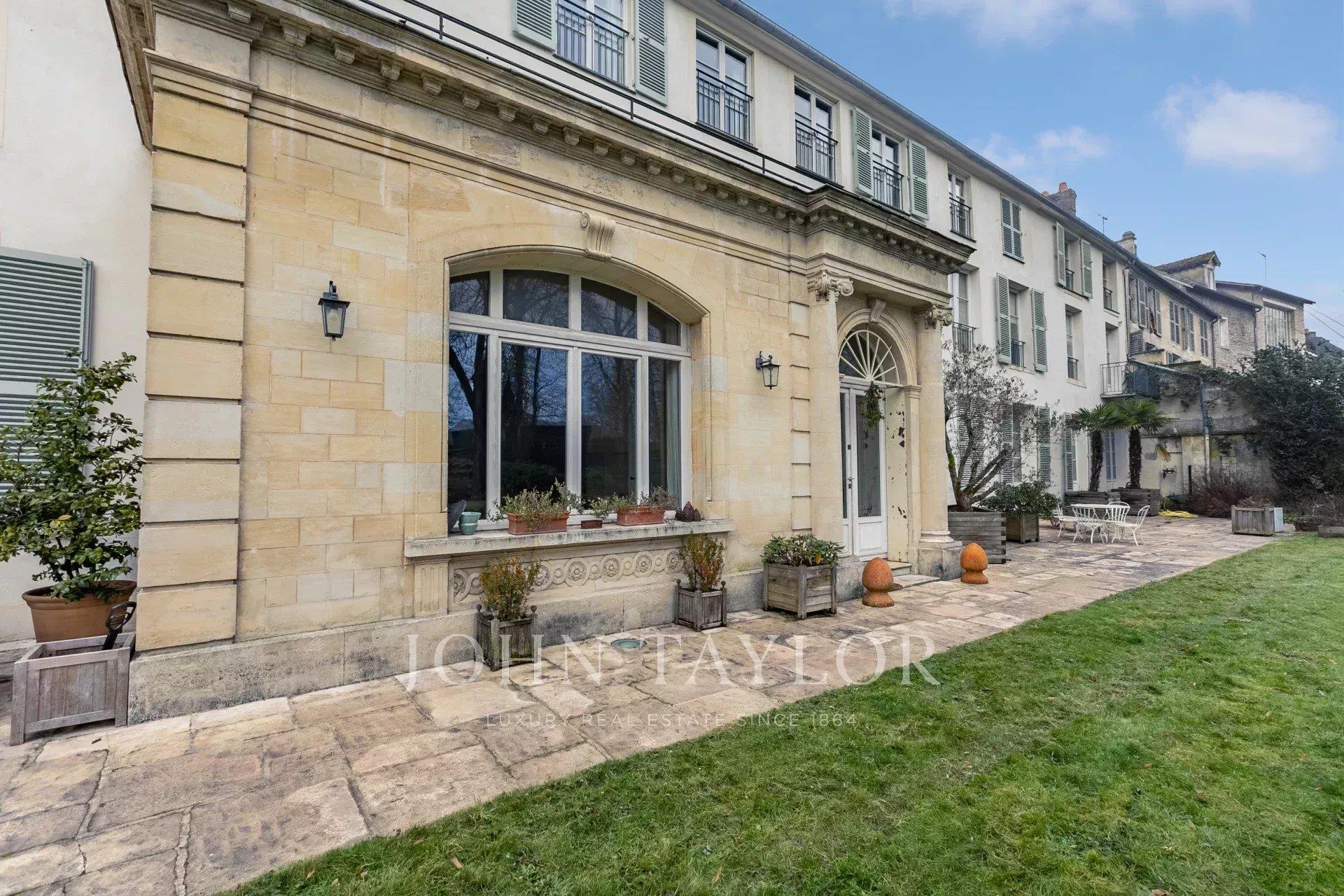 A historic property in the heart of the ramparts.