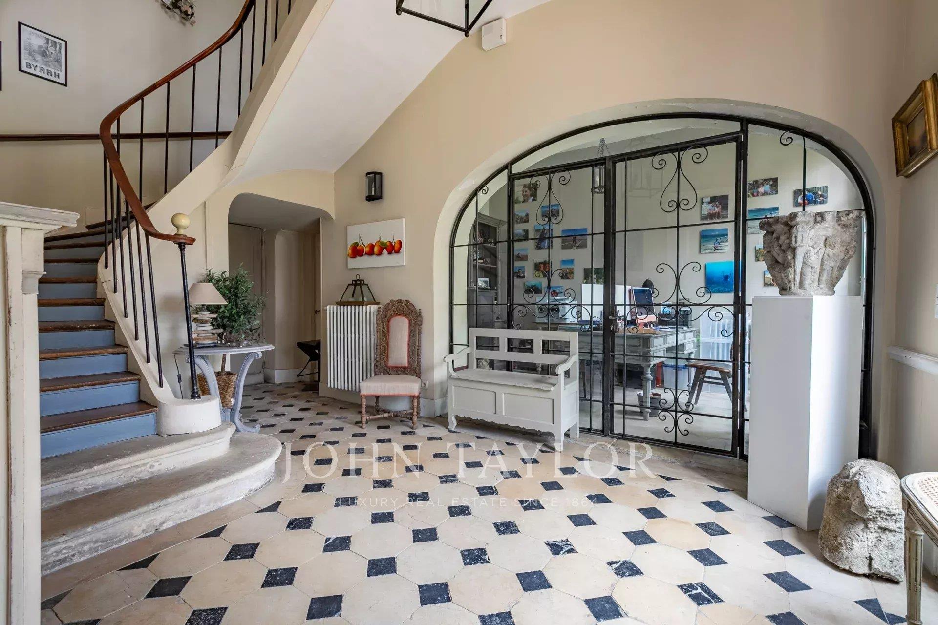 A historic property in the heart of the ramparts.