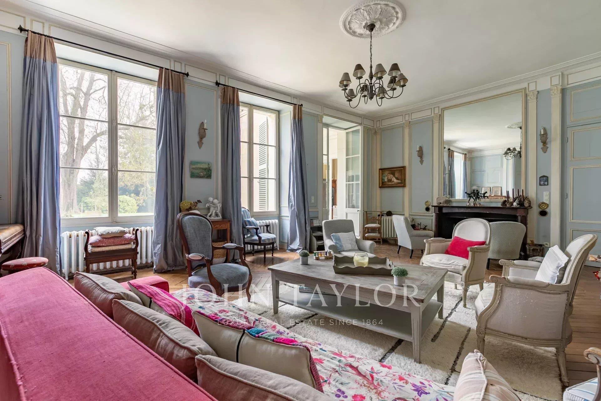 A historic property in the heart of the ramparts.