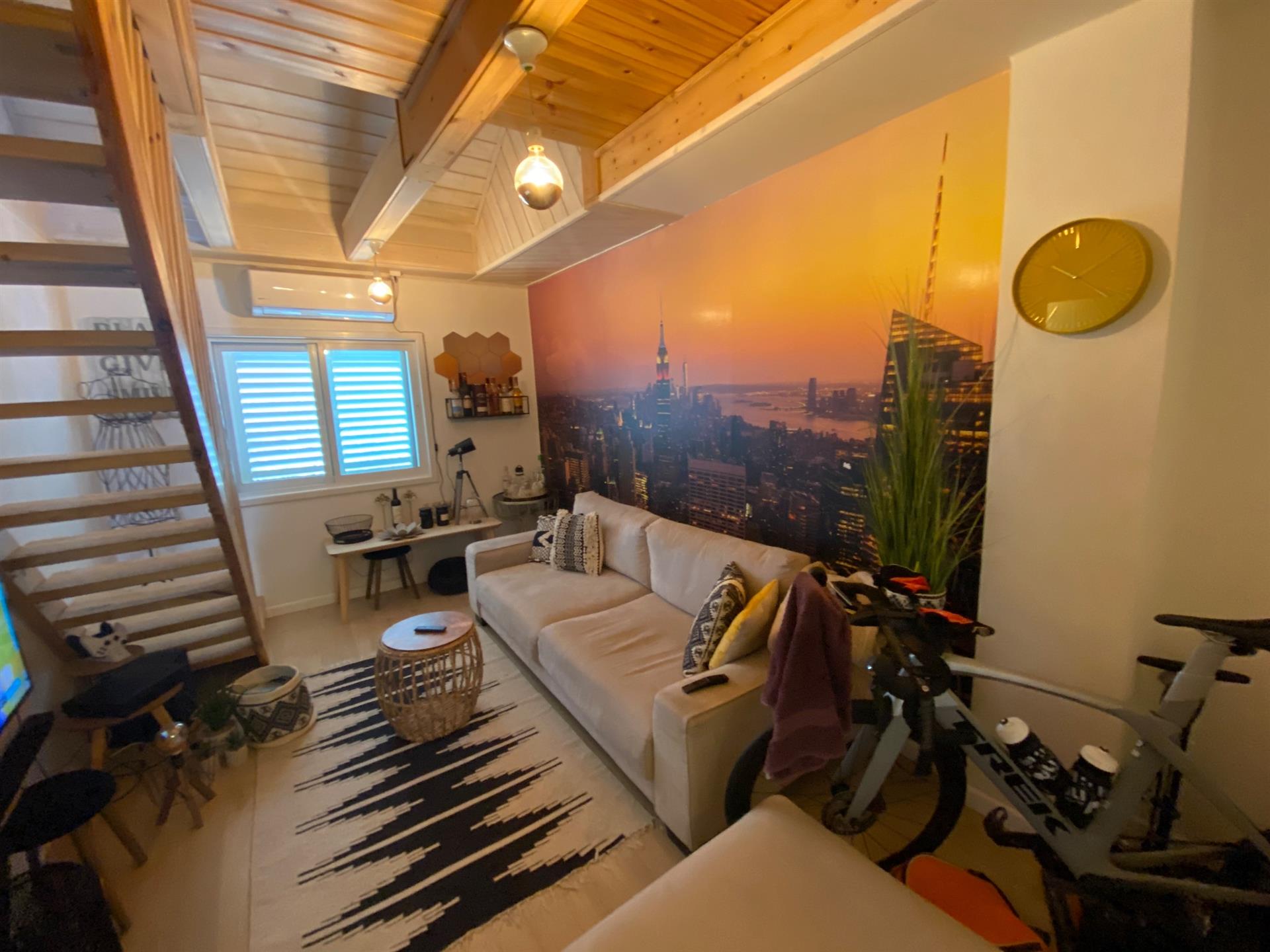 Purchase: House (00769)