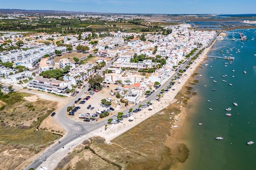 Well presented 1 bedroom apartment with sea view & off street parking in Santa Luzia near Tavira.