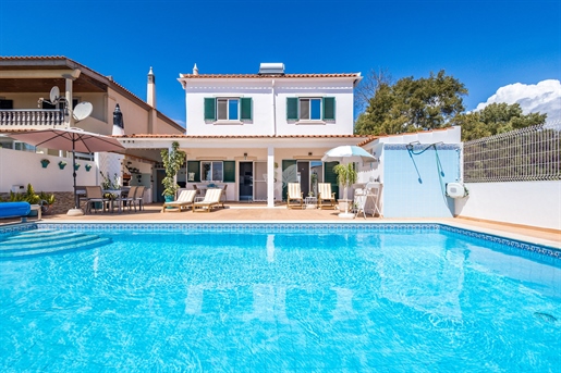 Detached 3 bedroom villa with office or 4th bedroom and pool in Fuseta.