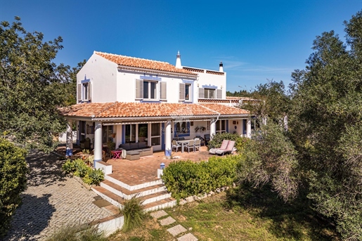 Detached 3 bedroom South facing villa set in a beautiful quiet country location with sea view - Monc