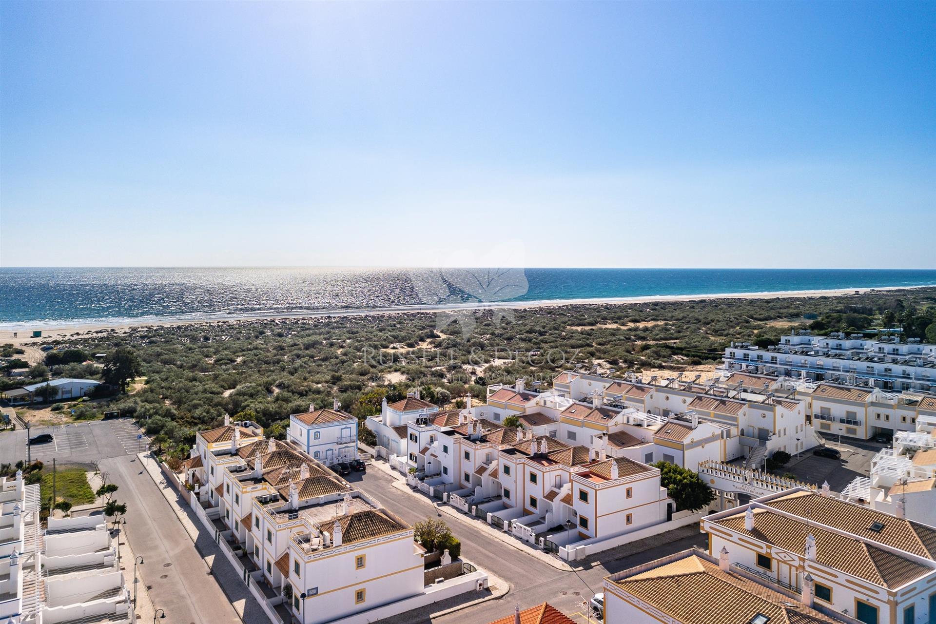 Maison Jumelée de 3 Chambres à Deux Pas de la Plage, à Manta Rota