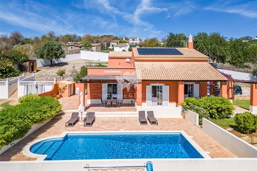 4 bedroom villa with pool in superb country location, over 5,000 m2 plot. Near São Brás
