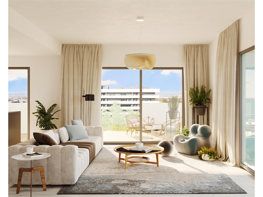 Faro (Algarve), appartement 4 pièces avec d'amples balcons et toit-terrace