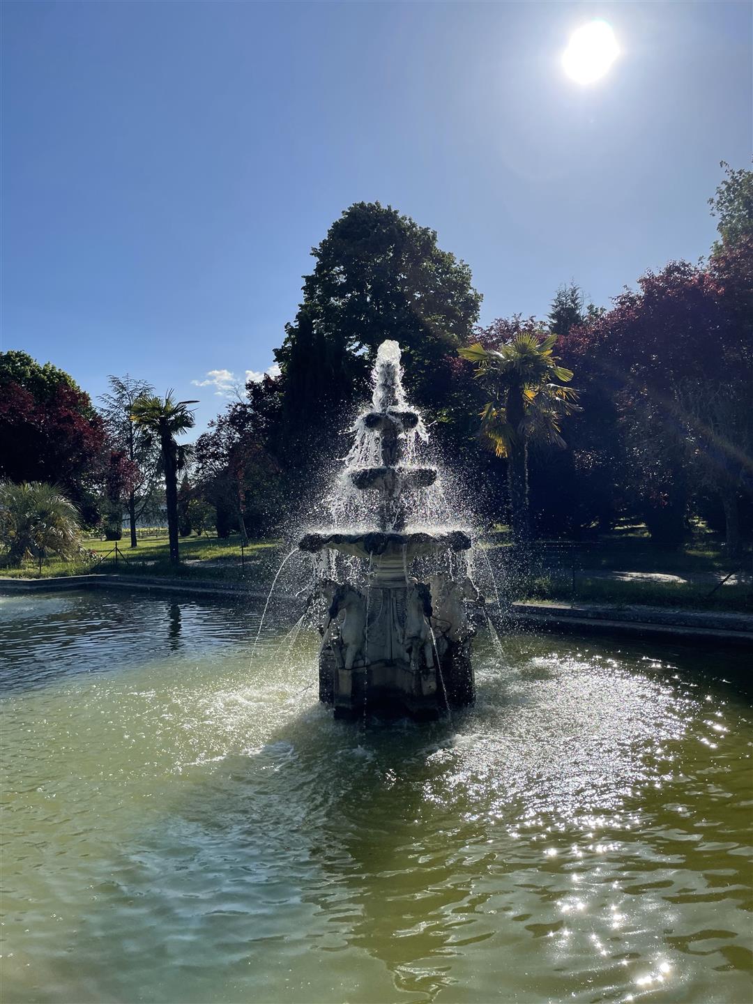 Exceptional castle in a wooded park of 21,537 m²