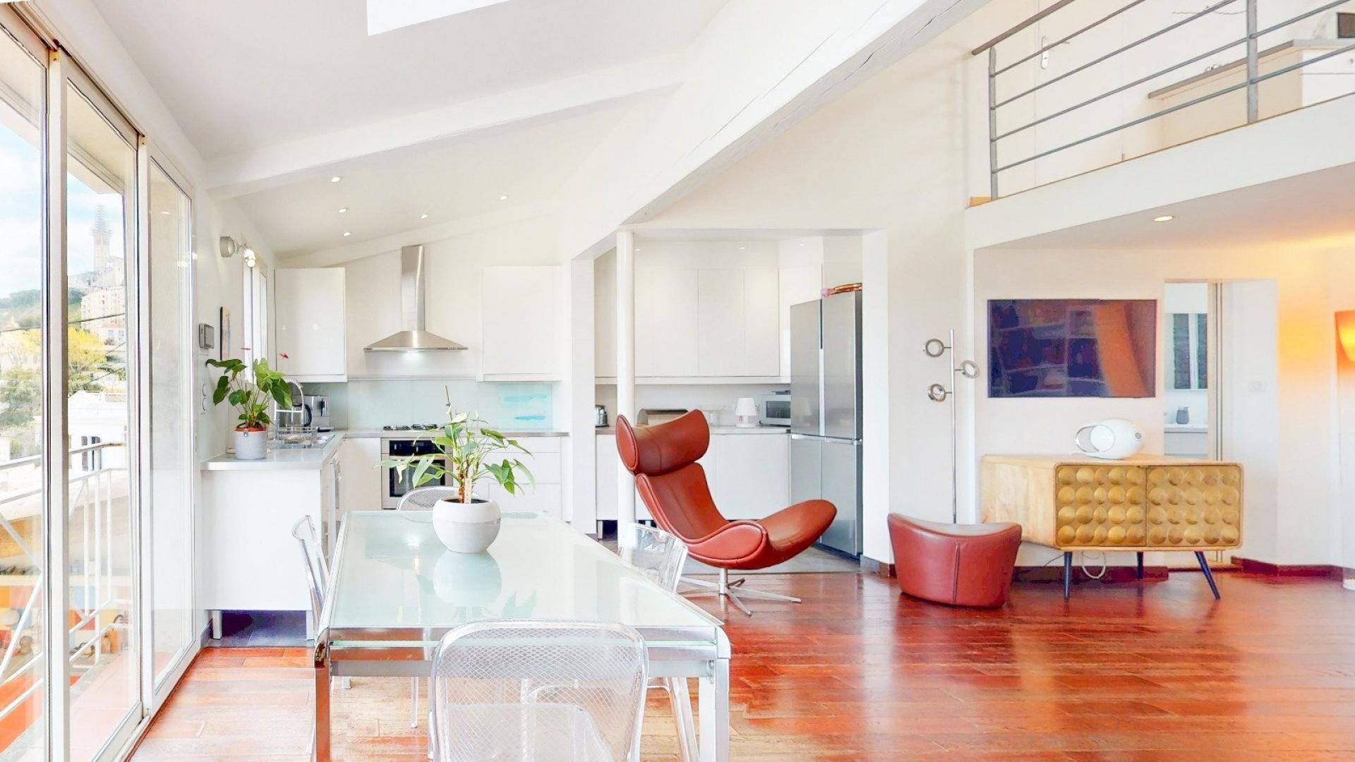 Purchase: Luxury property (13007)