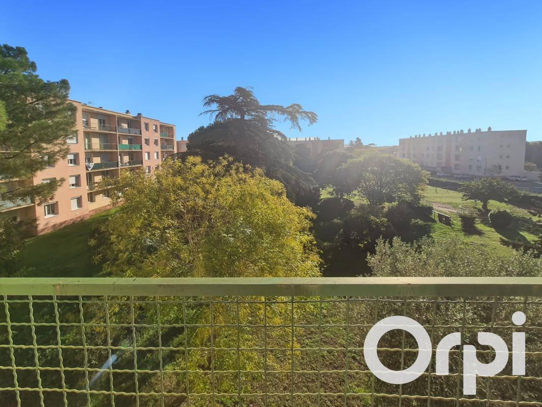 Appartement à louer, 70m², Pont-Saint-Esprit