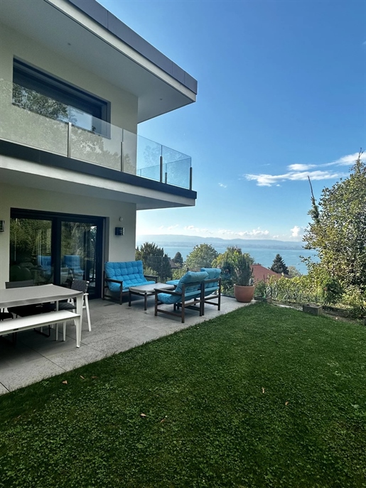 Luxueuse villa de 5 chambres avec vue panoramique sur le Lac Léman