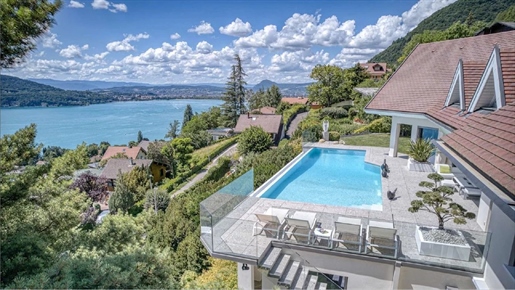 Exceptional property with panoramic view over Annecy Lake