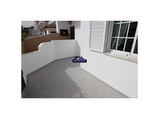 Floor of House T2 + 1 with good patio in Monte Fino.