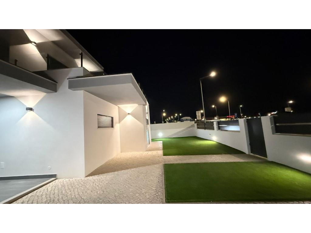 4-Bedroom house with pool, backyard, and garage