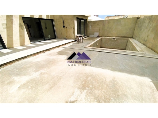 2+1 bedroom house with swimming pool
