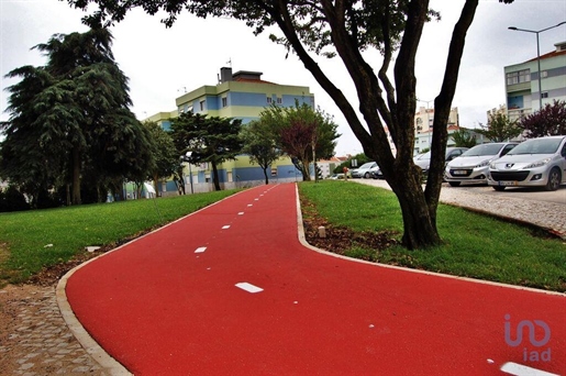 Atelier à Massamá e Monte Abraão de 10,00 m²