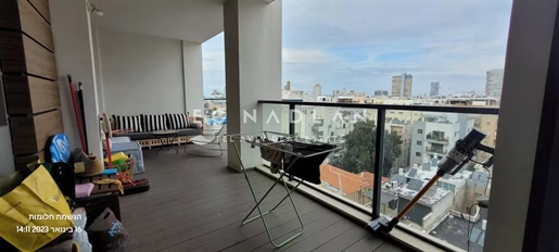 For sale in Tel-Aviv, Apartment with 20sqm terrace
