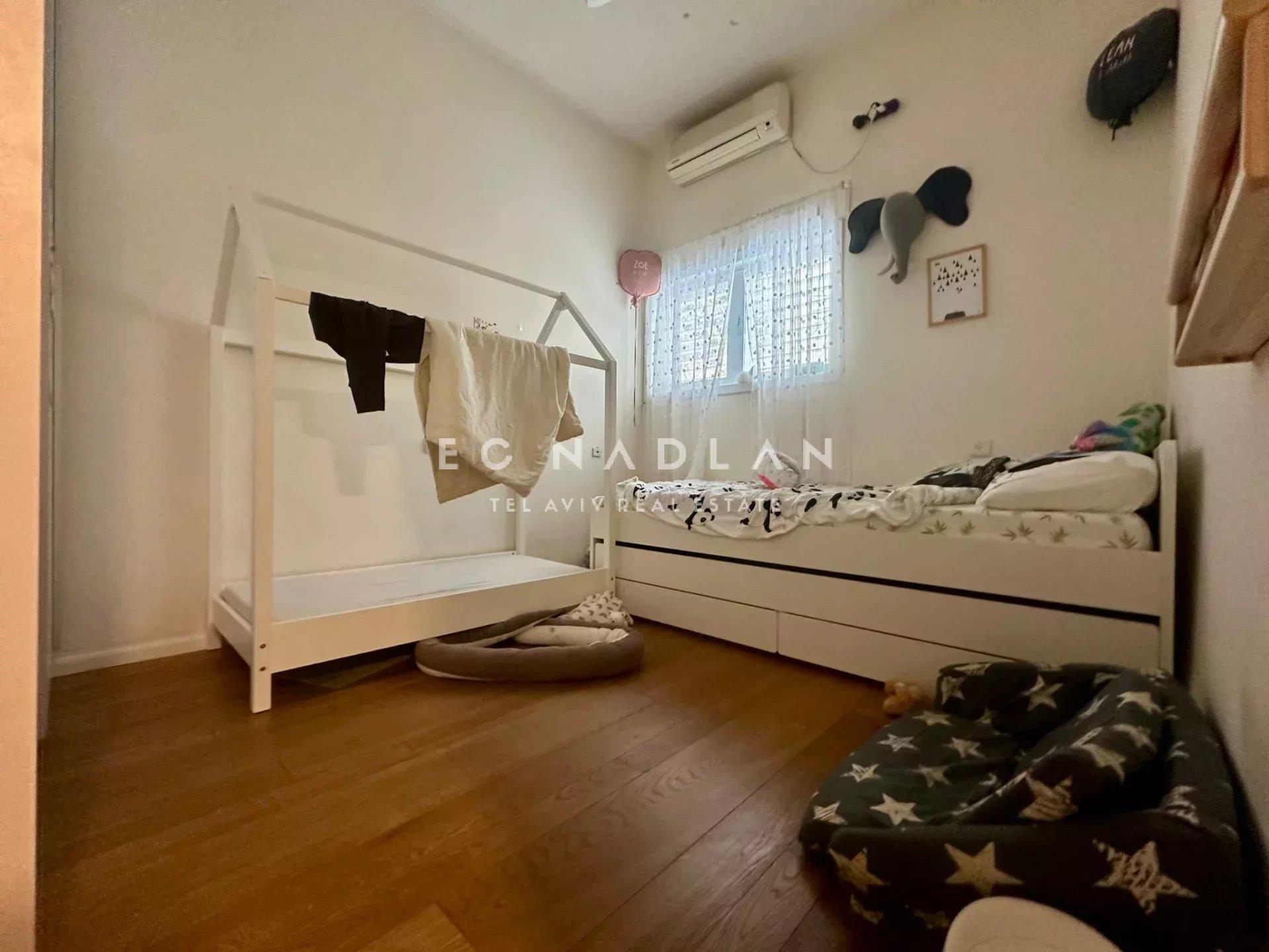 For sale in Tel-Aviv, neaar the beach, Gordon side