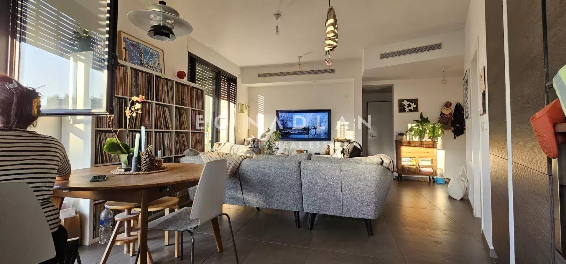 For sale in Tel Aviv, in the Geula seaside neighborhood