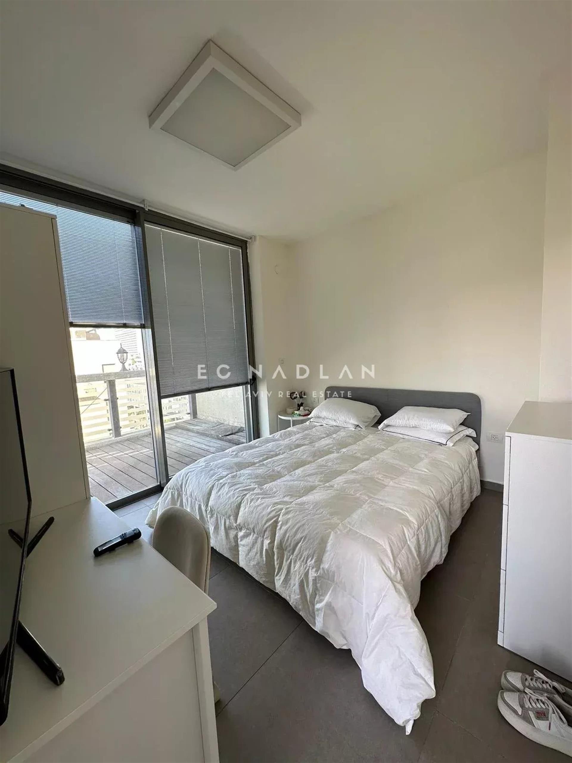 For Sale in Tel-Aviv, , Roof Apartment in Sea Quarter, Hilton side