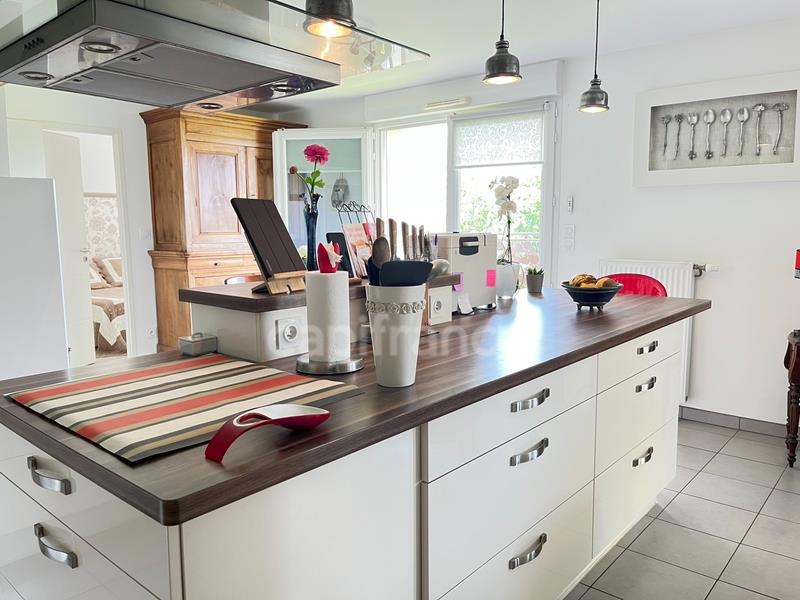 Belle opportunité: Appartement moderne et spacieux avec une grande terrasse et vue dégagée