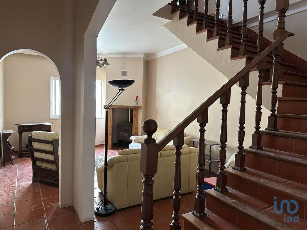 Home / Villa with 4 Rooms in Almeirim with 110,00 m²