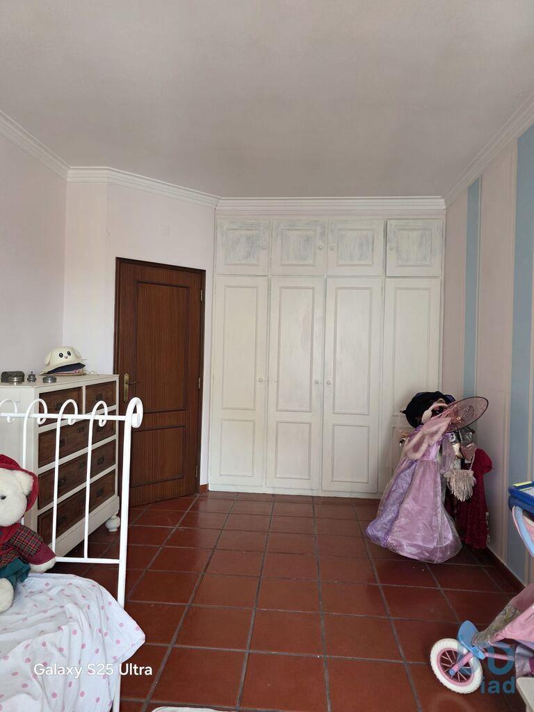 Home / Villa with 4 Rooms in Almeirim with 110,00 m²