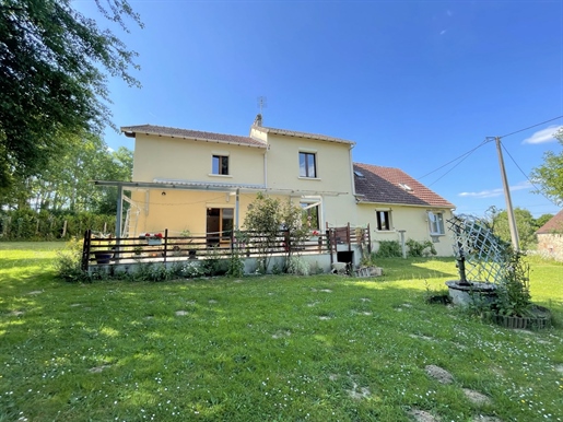 Beautiful detached house, gîte, swimming pool and garden