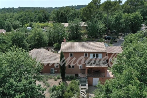 Villa of 228 m² with 6 bedrooms and independent studio