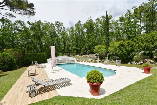 Renovated villa of 235 m² with 4 bedrooms Land Of 9590 M²
