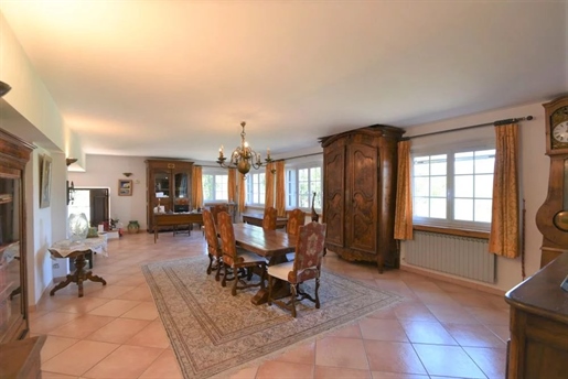 Beautiful View Of The Villages - House Of Character Of 235 M² With Apartment Land Of 4440 M²