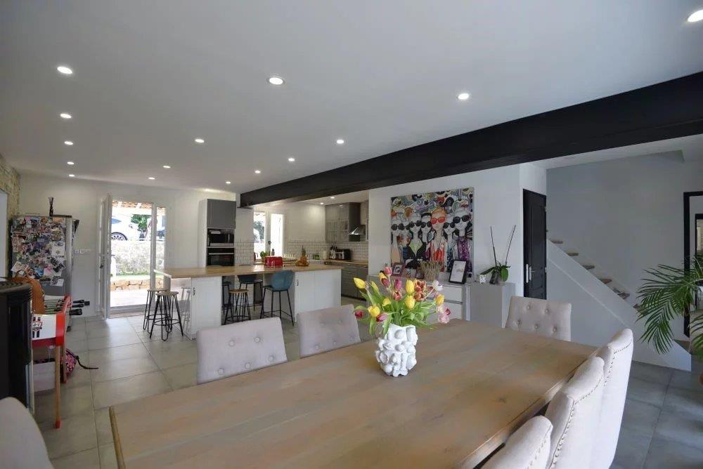 Near the village Villa of 150 m² with 4 bedrooms