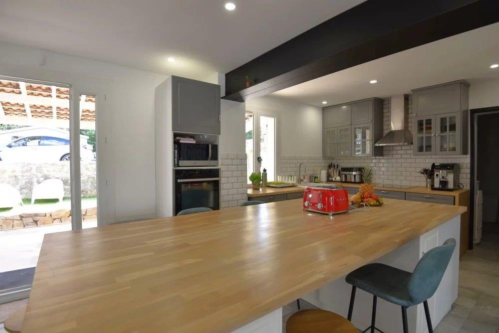 Near the village Villa of 150 m² with 4 bedrooms