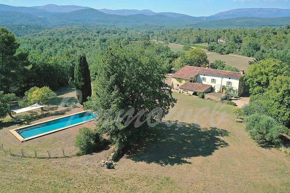 Charm and authenticity Beautiful property of 5 hectares