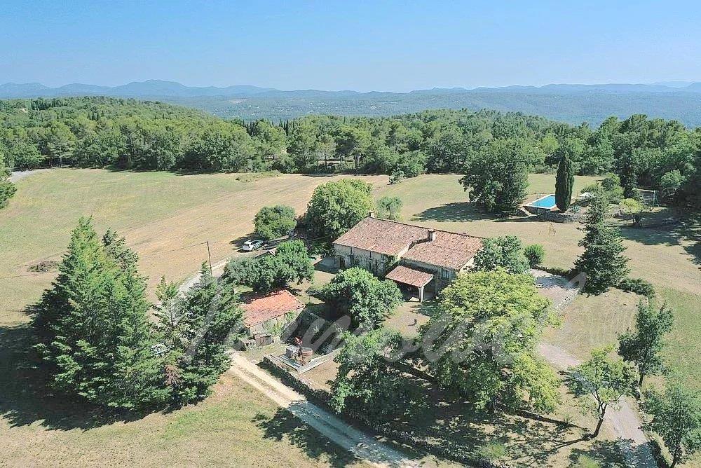 Charm and authenticity Beautiful property of 5 hectares