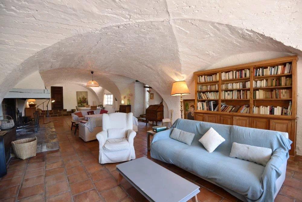 Charm and authenticity Beautiful property of 5 hectares