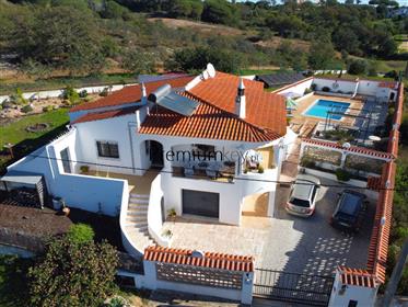 Villa individuelle 3 chambres et piscine à Albufeira