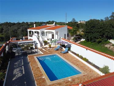 3 bedroom detached villa with pool in Albufeira