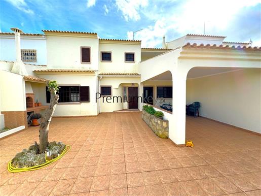 Villa met 4 slaapkamers en terras in Albufeira