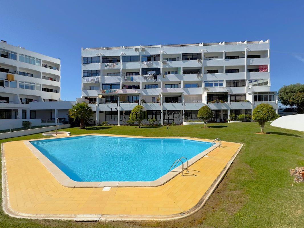 Apartamento T1 com piscina e vista mar em Albufeira