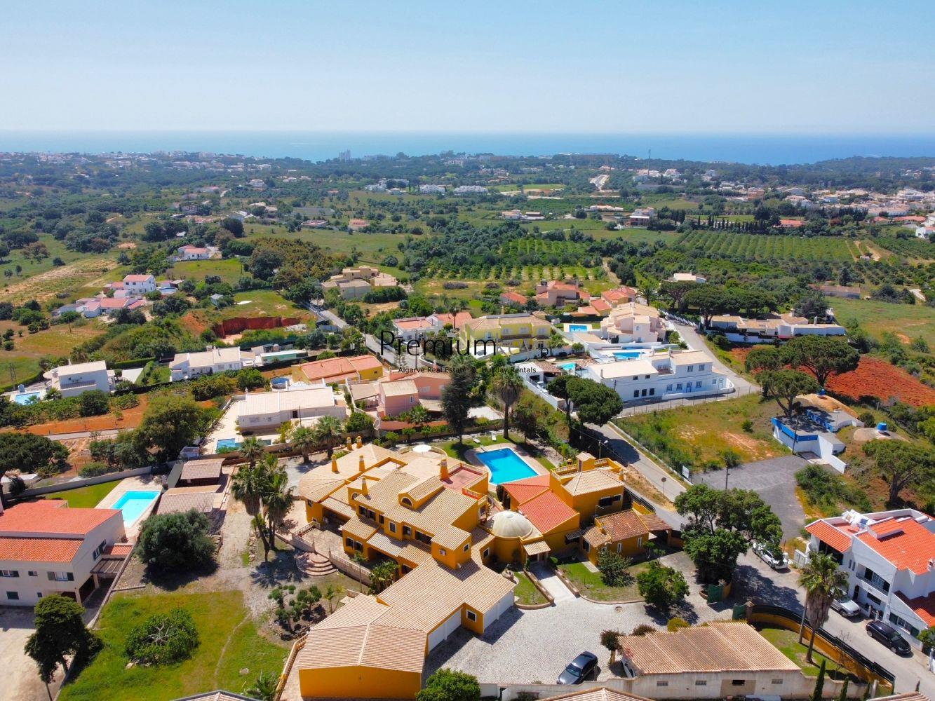 5 bedroom luxury villa with pool in Albufeira