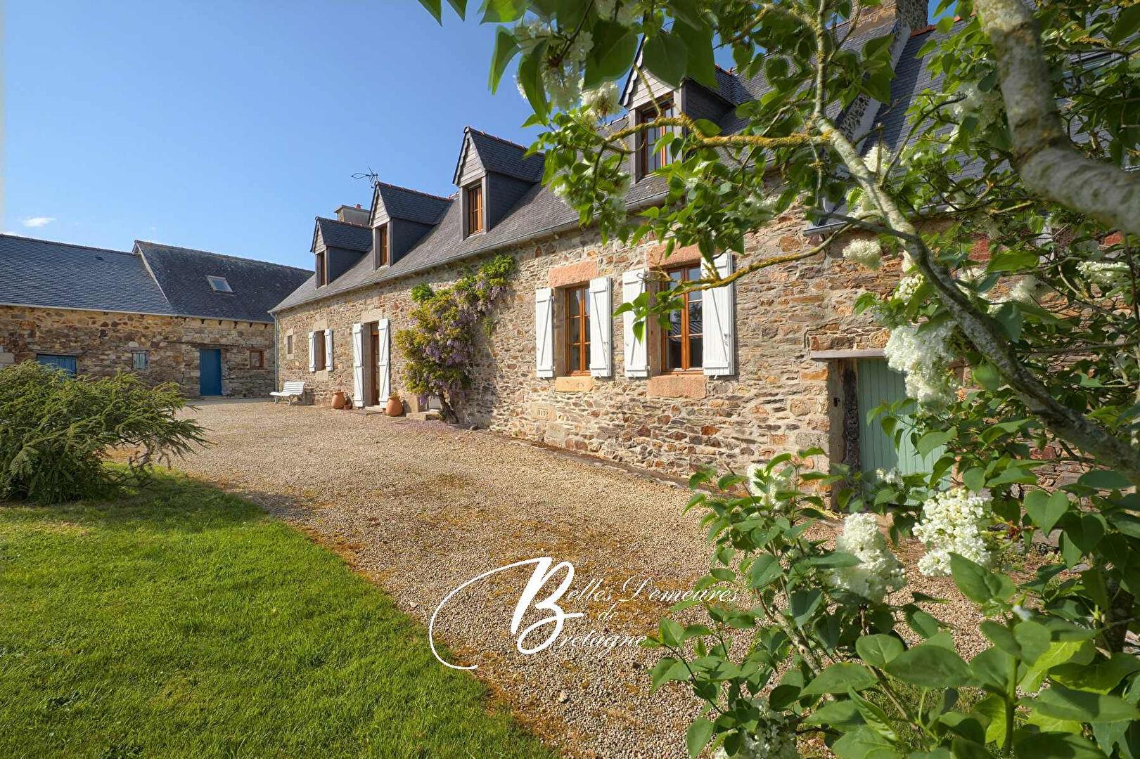 Farmhouse + outbuildings for sale Lézardrieux Peninsula Cotes d'Armor