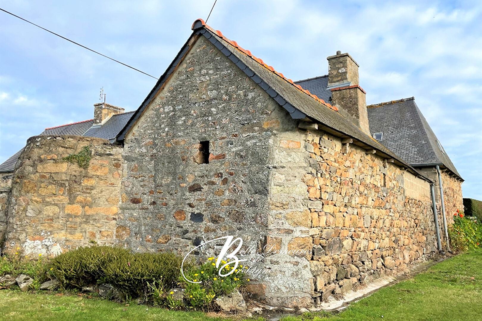 Farmhouse on the wild peninsula Lézardrieux Côtes d'Armor