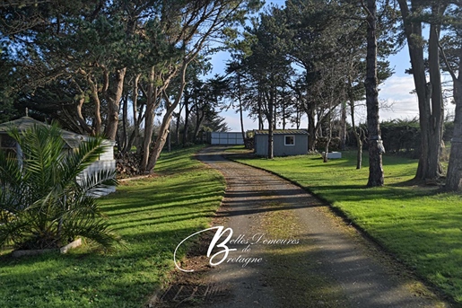For sale property with panoramic sea view over the bay of Saint-Brieuc